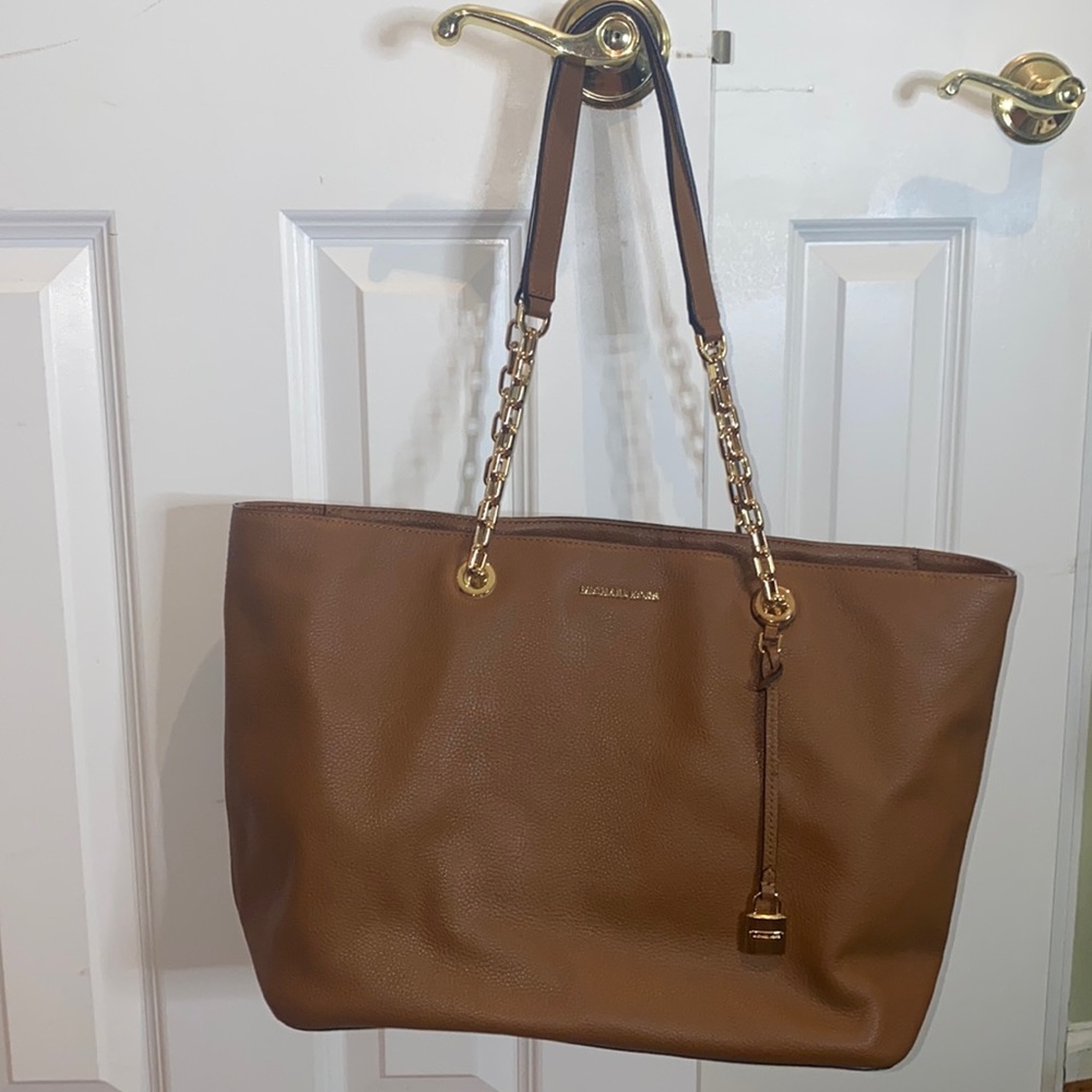 Michael Kors  tote bag - leather tote with leather & chain handles. Medium sized
